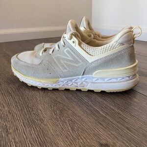 New Balance 574 cream color EUC sneakers